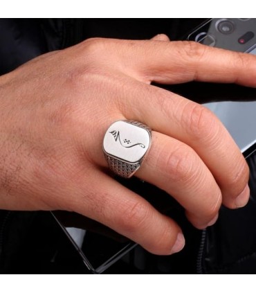 Erkek Gümüş Yüzük – Hat Sanatıyla "Hiç" Motifli Özel Tasarım