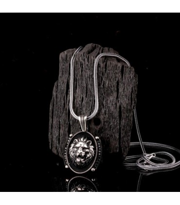 Aslan Kafası Oval Siyah Mikro Zirkon Taşlı Gümüş Kolye